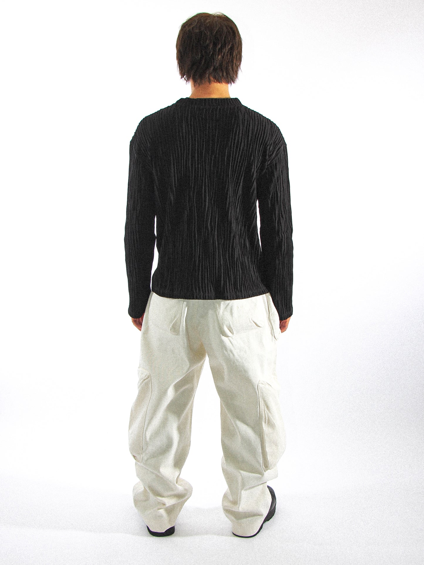 GILLED LONG SLEEVE T-SHIRT IN METEORITE BLACK