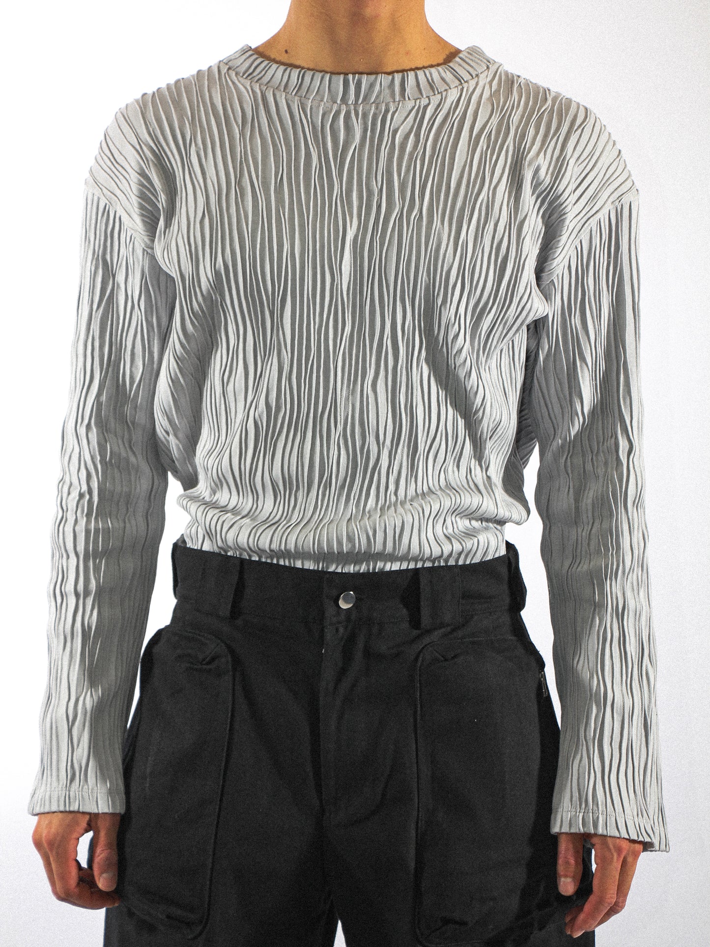 GILLED LONG SLEEVE T-SHIRT IN ICE BLUE