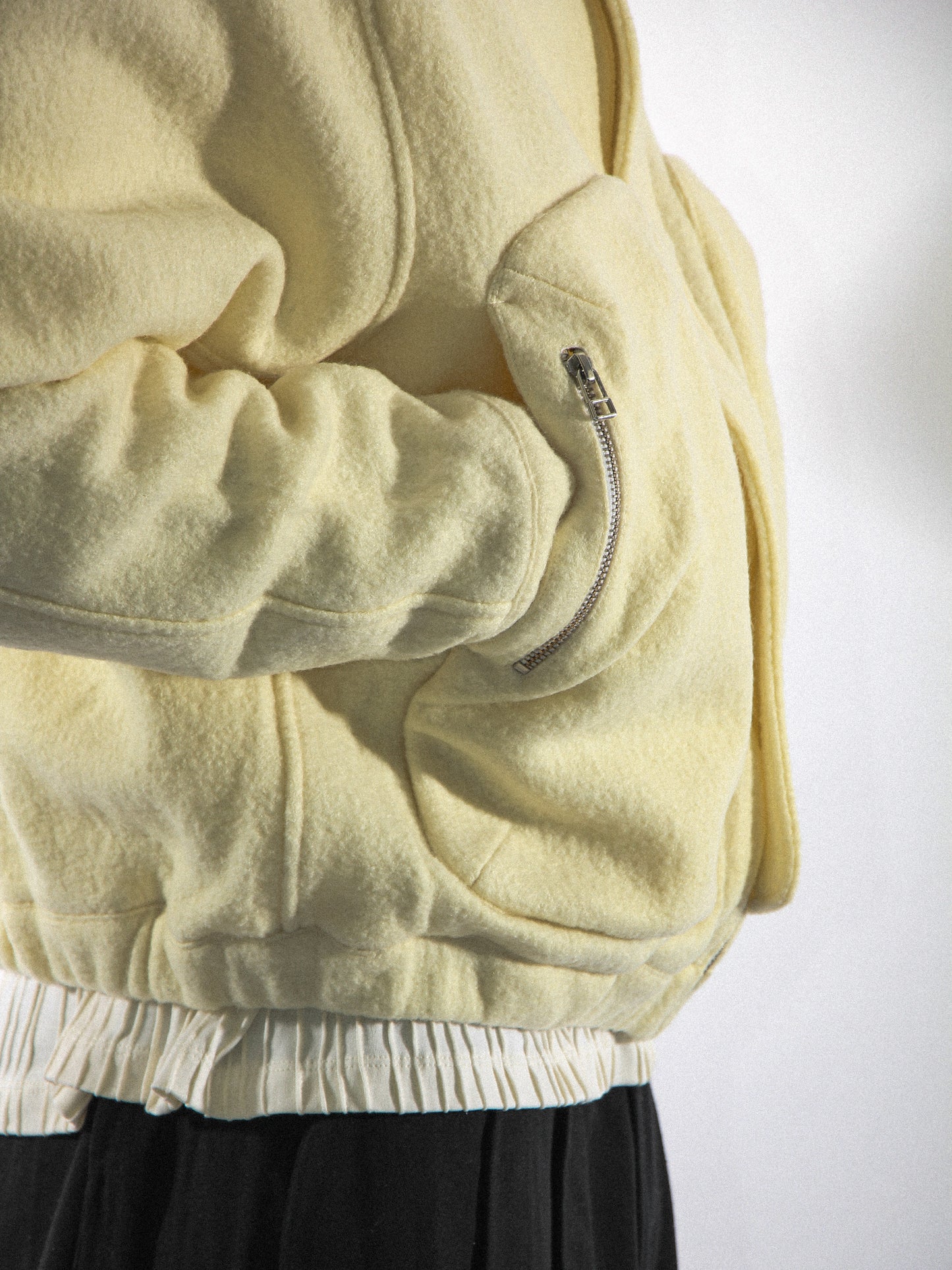 HOODED FLEECE JACKET IN COCONUT CREAM