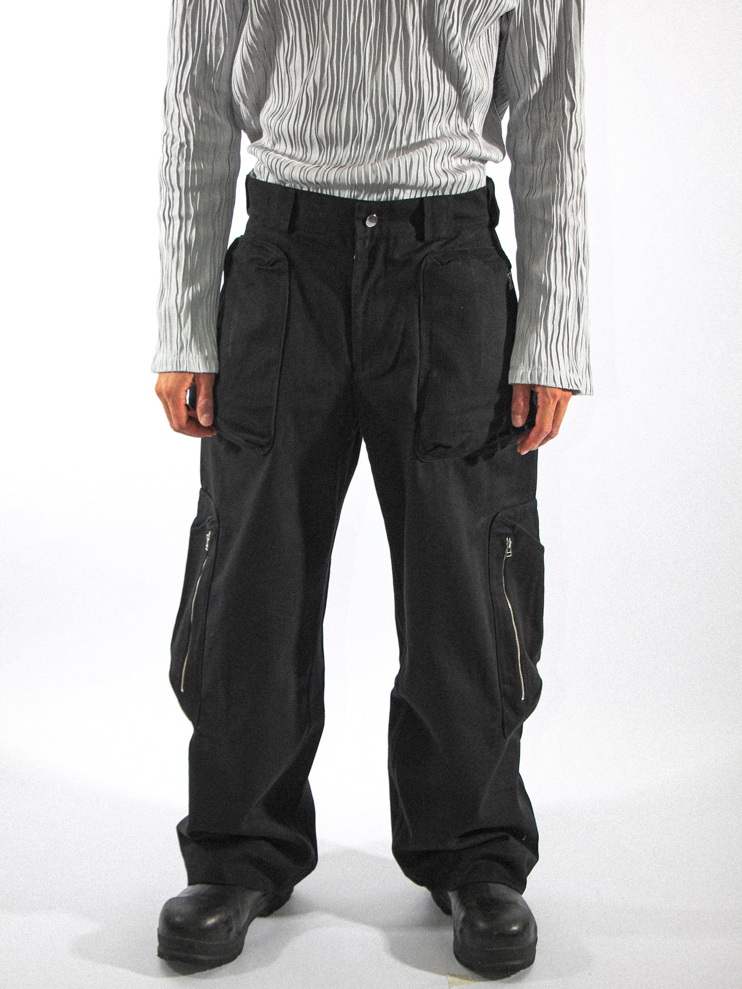LUTEUS CARGO TROUSER IN METEORITE BLACK