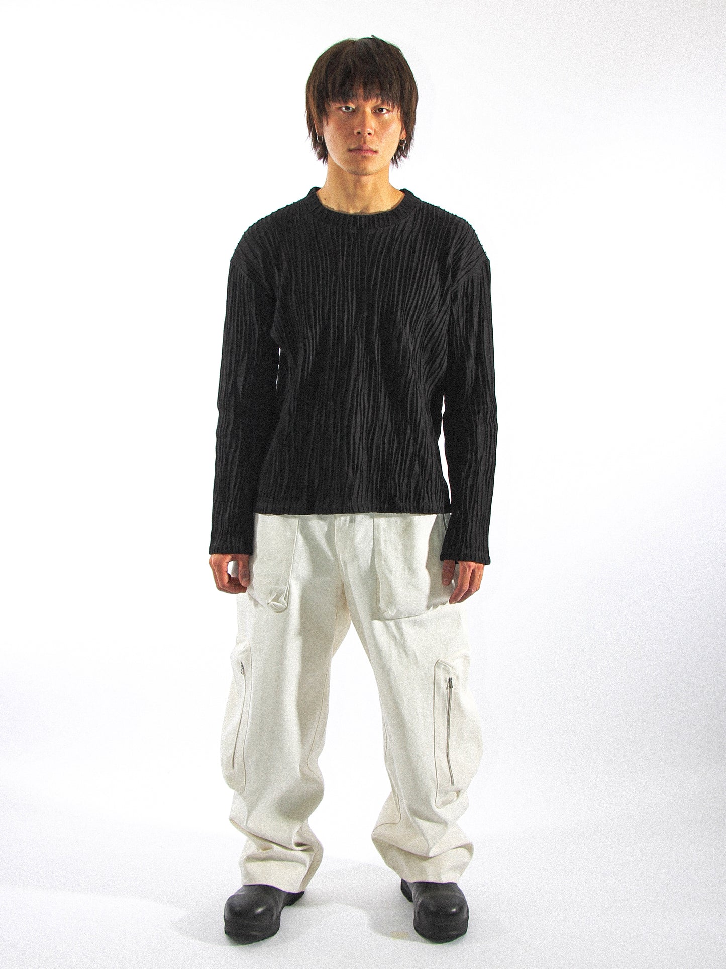 GILLED LONG SLEEVE T-SHIRT IN METEORITE BLACK