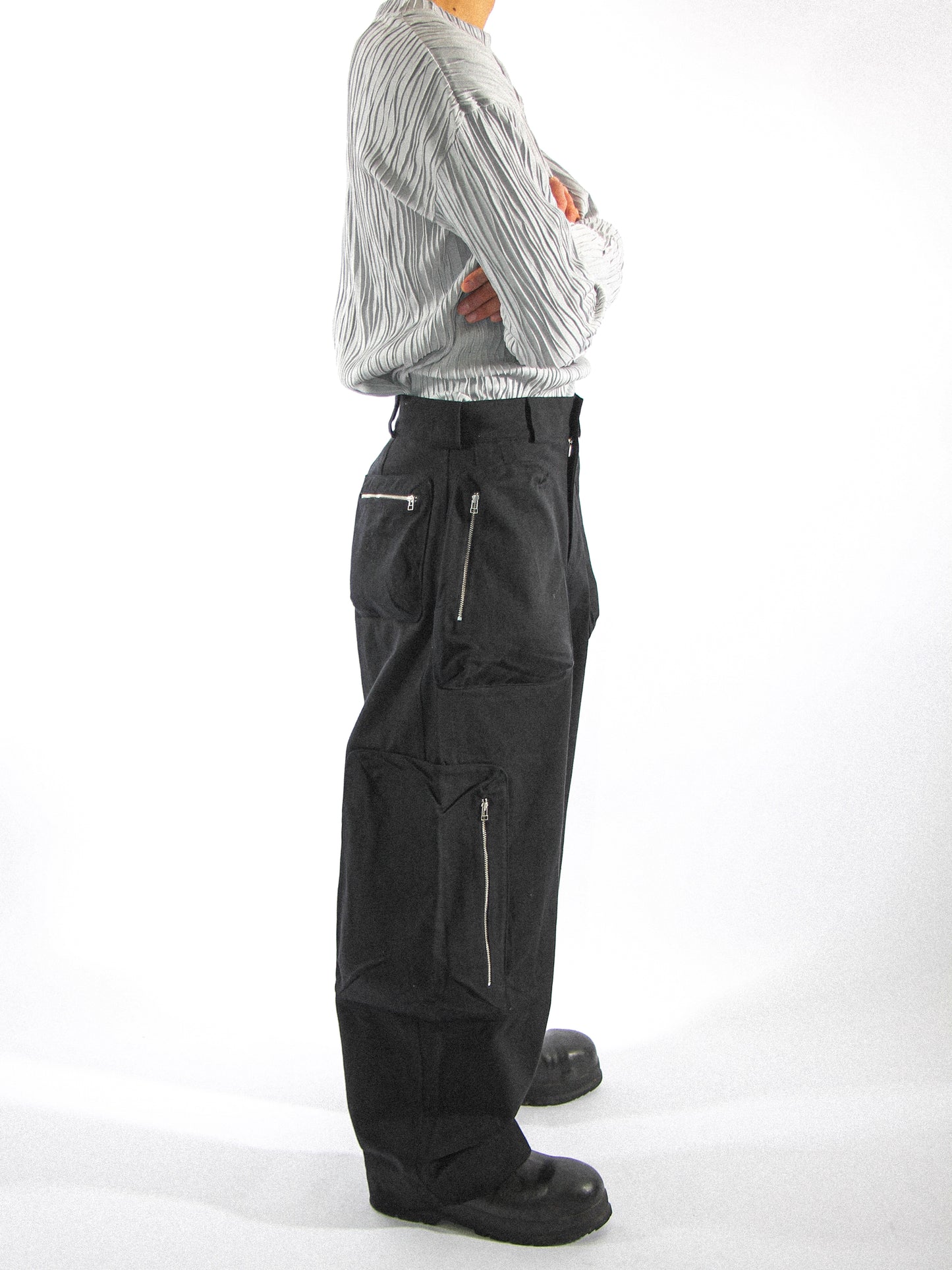 LUTEUS CARGO TROUSER IN METEORITE BLACK