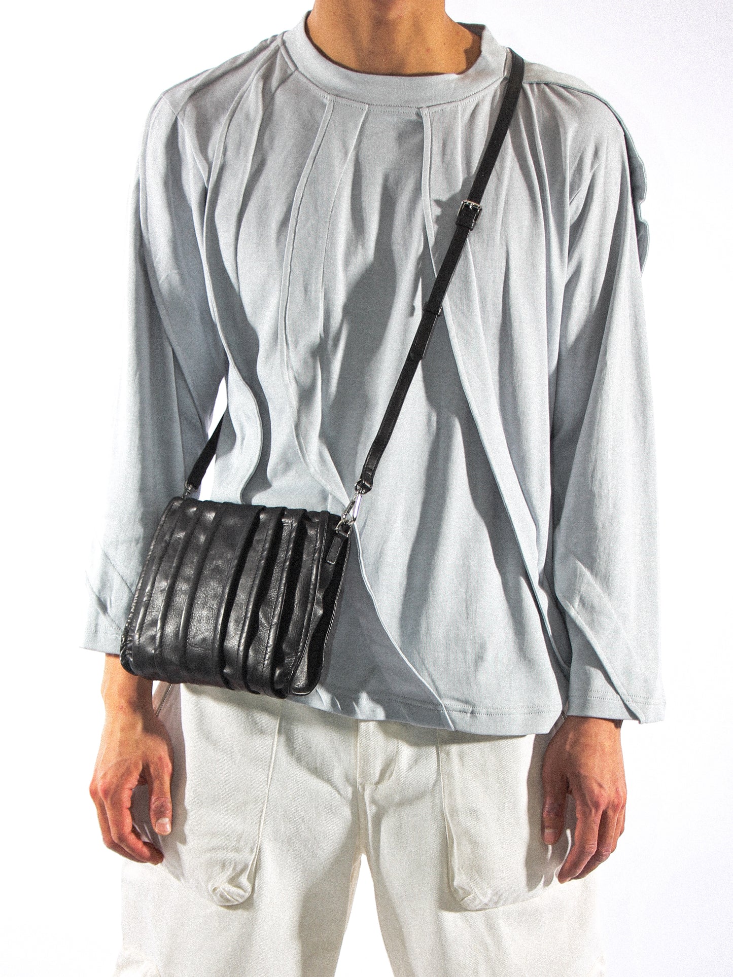 RUBELLUS PLEATED BAG IN METEORITE BLACK
