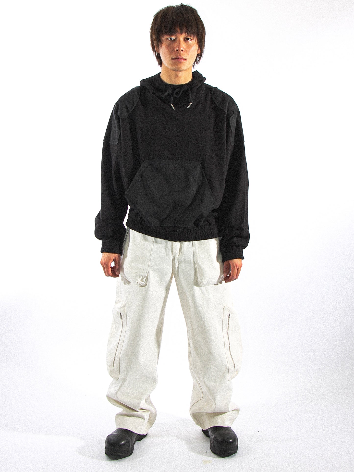 SHOULDER PATCH HOODIE IN METEORITE BLACK