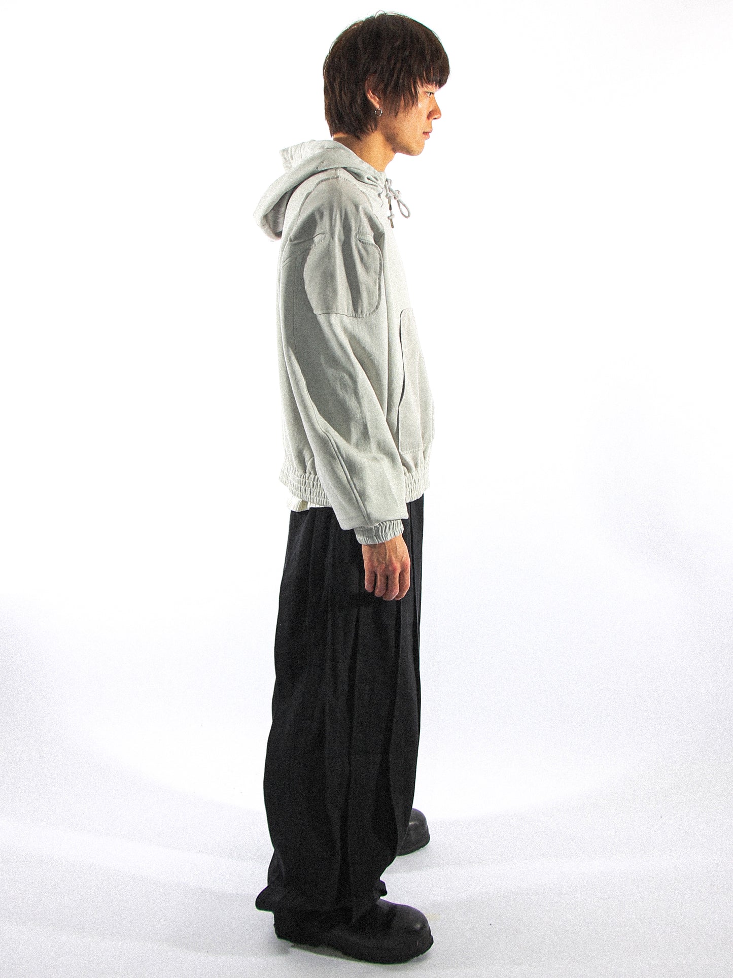 SHOULDER PATCH HOODIE IN SILVER BIRCH