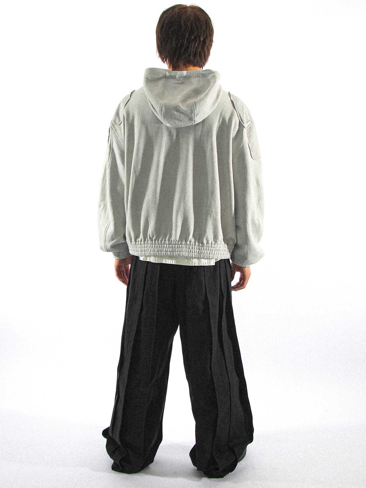 SHOULDER PATCH HOODIE IN SILVER BIRCH