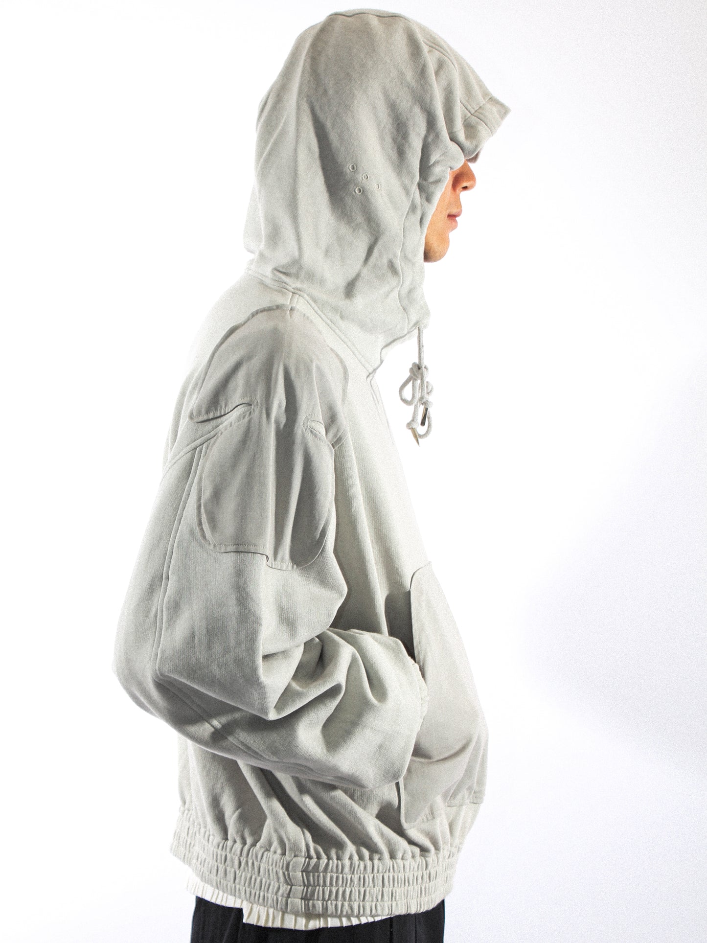SHOULDER PATCH HOODIE IN SILVER BIRCH