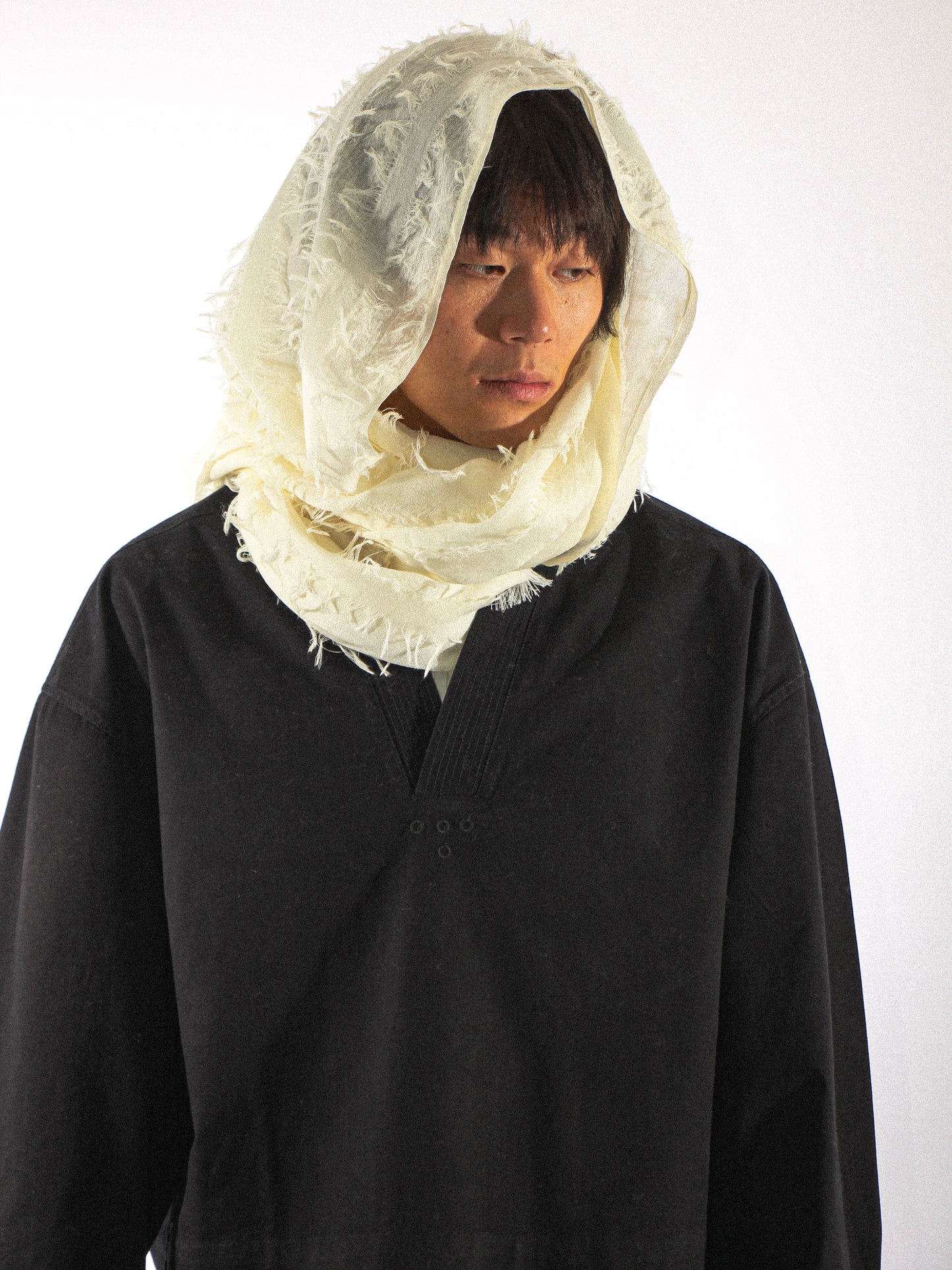 TAFTED WOOL SCARF IN COCONUT CREAM